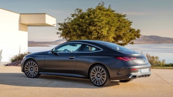 مرسدس 550 في حالة جيدة 